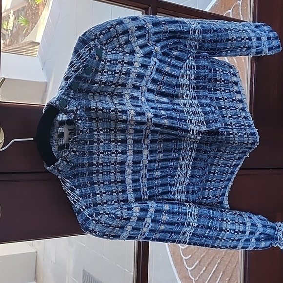 hilary macmillan Tops - Long Sleeve Blue Cropped Tuni